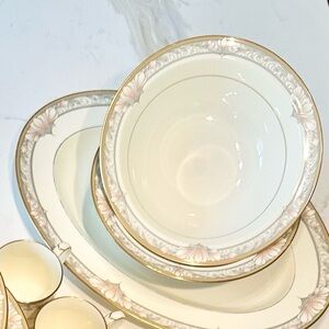 Noritake Barrymore Large Serving Bowl-Pristine Condition!
